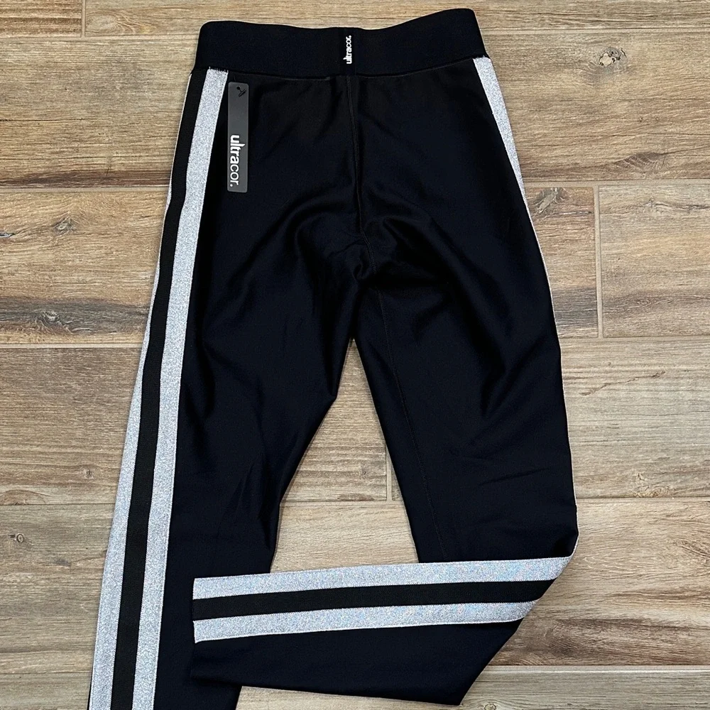 ULTRACOR Set  Women's Collegiate Black Leggings and Top with Silver Accents - Picture 4 of 16